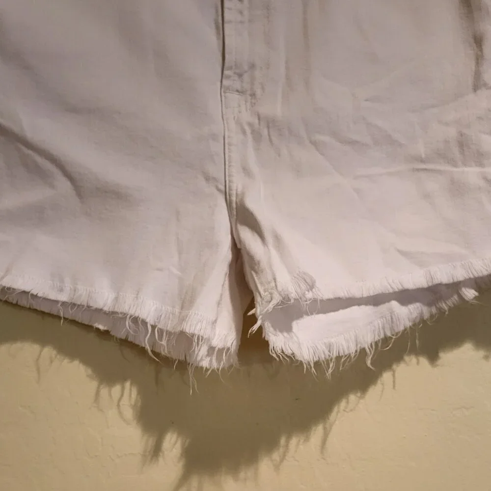 7 for all mankind  White Denim cut-offs with fringed hem Size 29 and Size 30 NWT - Picture 6 of 12